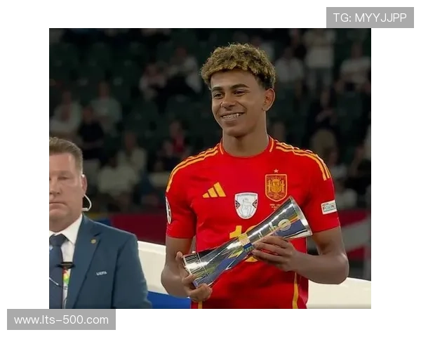 亚马尔荣膺2024西班牙最佳新秀，博扬代为领奖