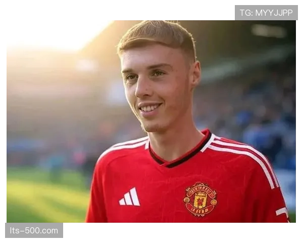 致敬！帕尔默进球后展示印有已故青训教练名字的内衬